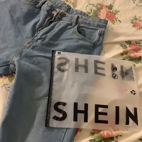 shein ripped jeans . - Picture 4 of 5